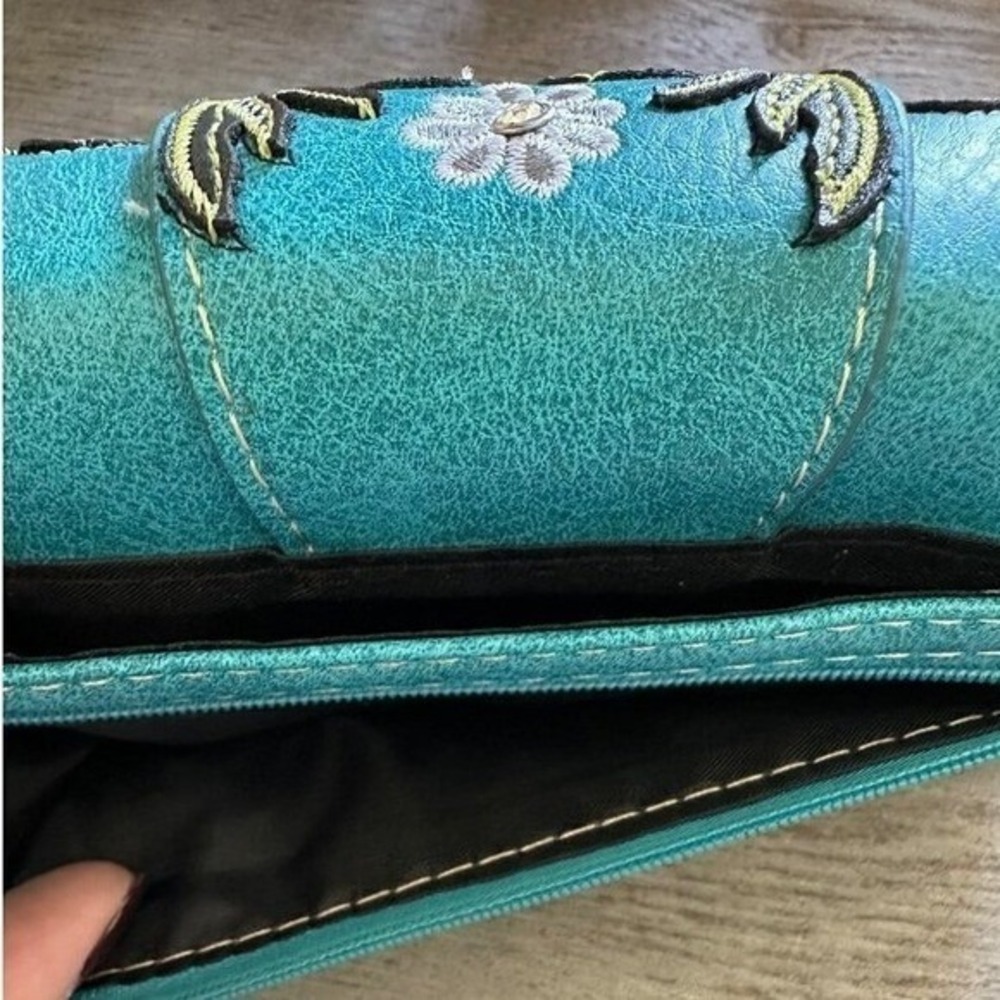 Western Turquoise Embroidered Floral Buckle Tri-Fold Wallet Crossbody Ready - Picture 3 of 10